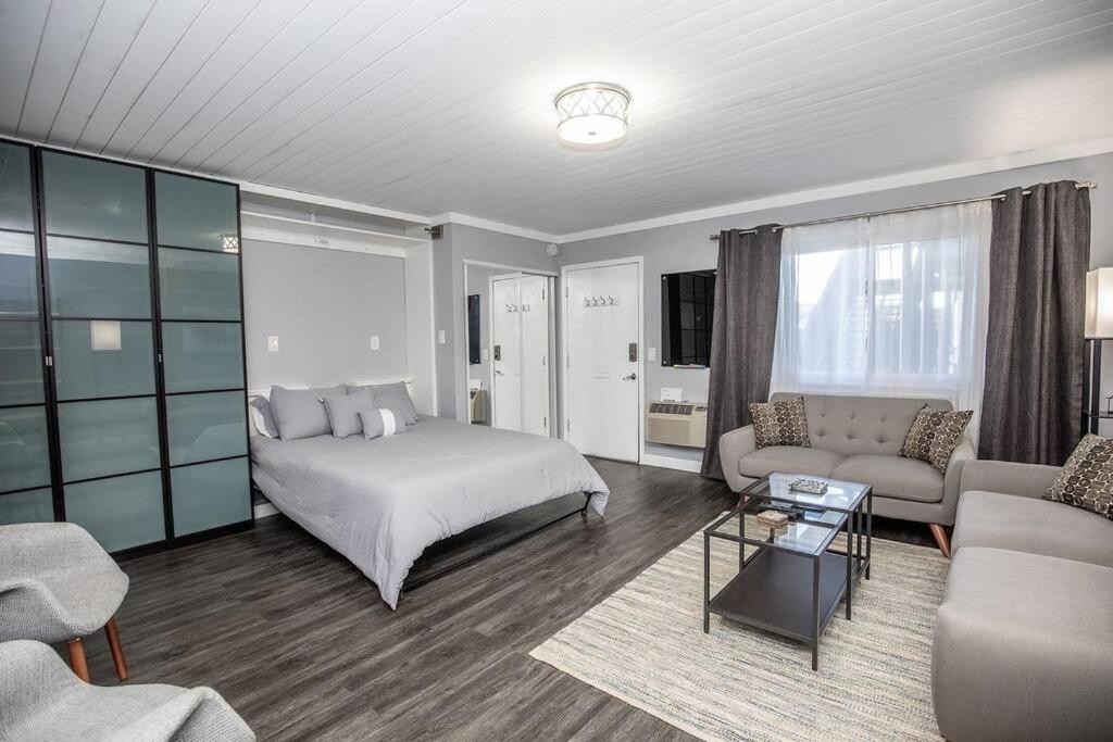 803 Hillview Hts Unit: 104