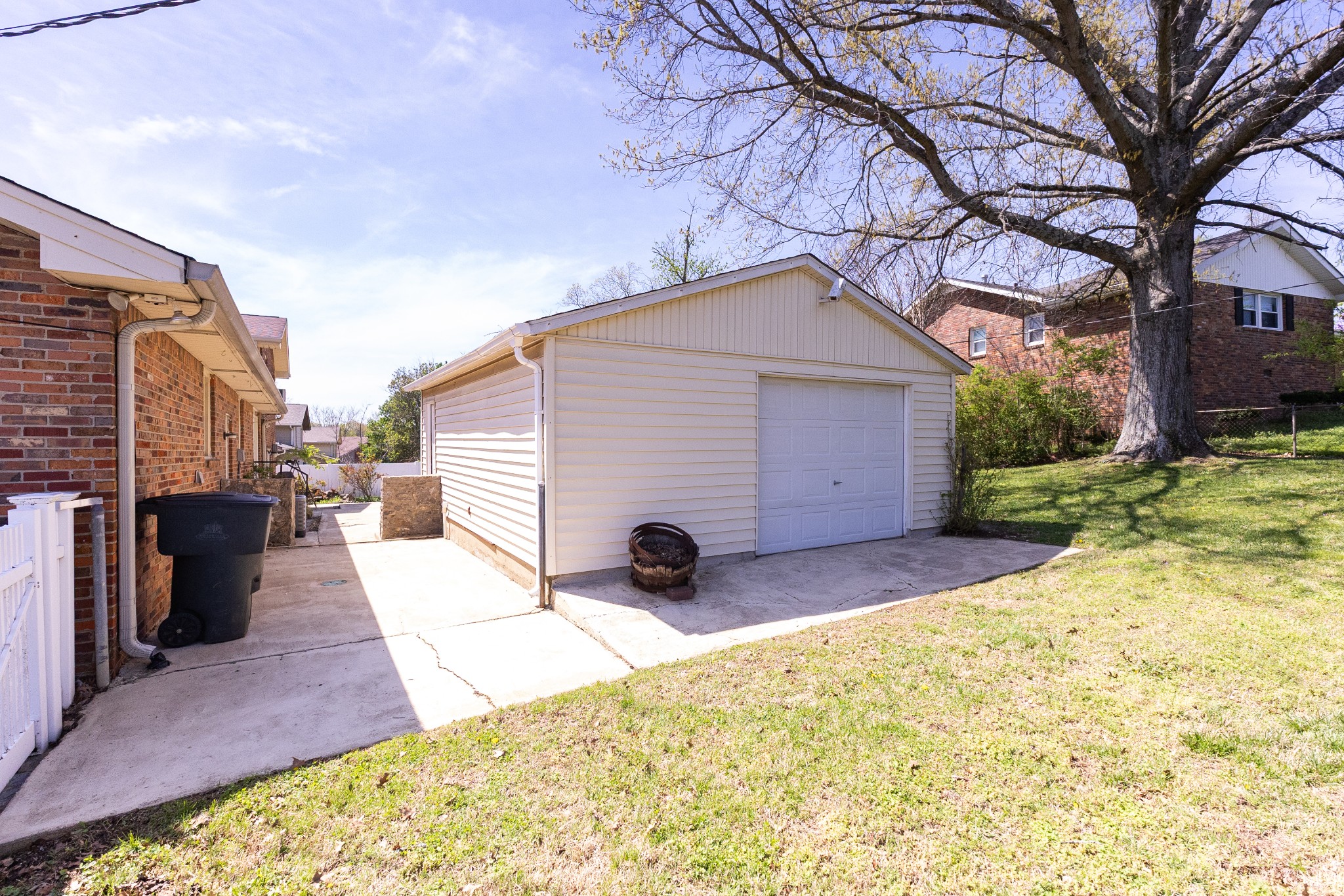 251 Sailboat Dr