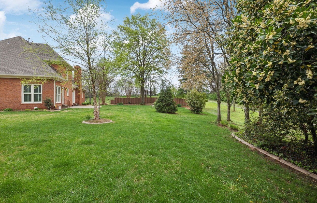 216 Hidden Ct