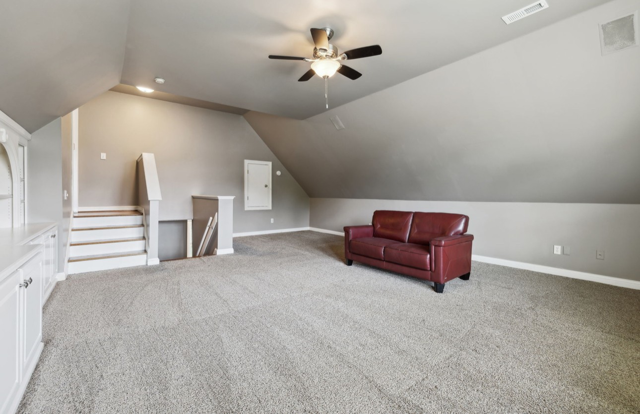 216 Hidden Ct
