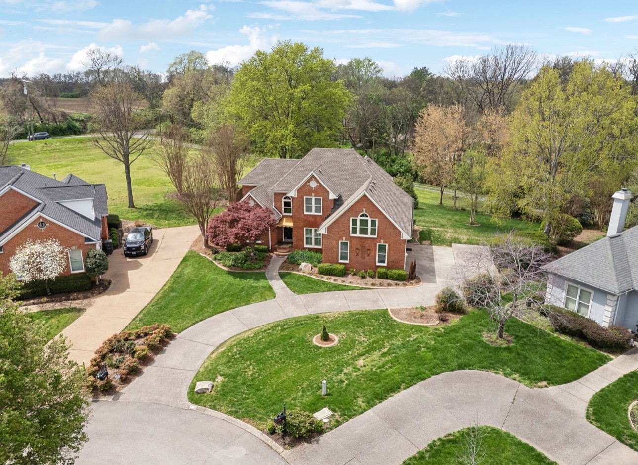 216 Hidden Ct