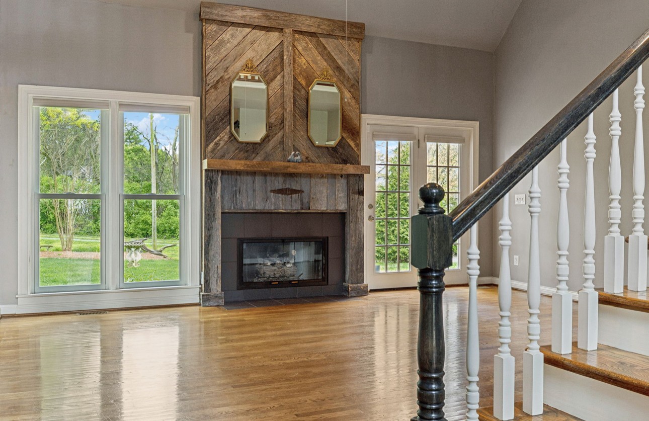 216 Hidden Ct