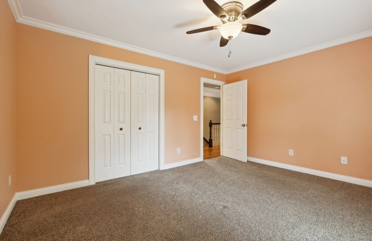 216 Hidden Ct