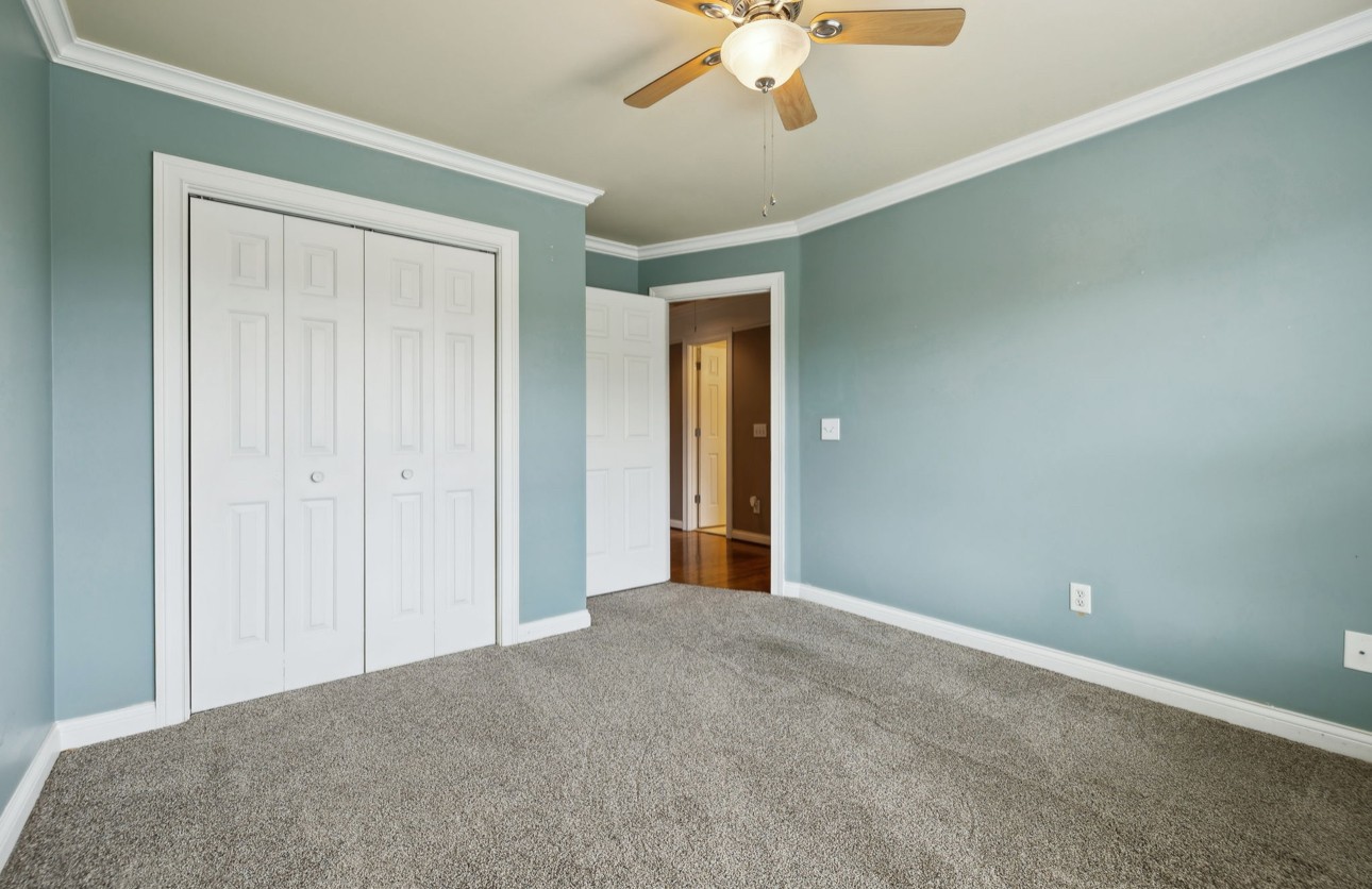 216 Hidden Ct