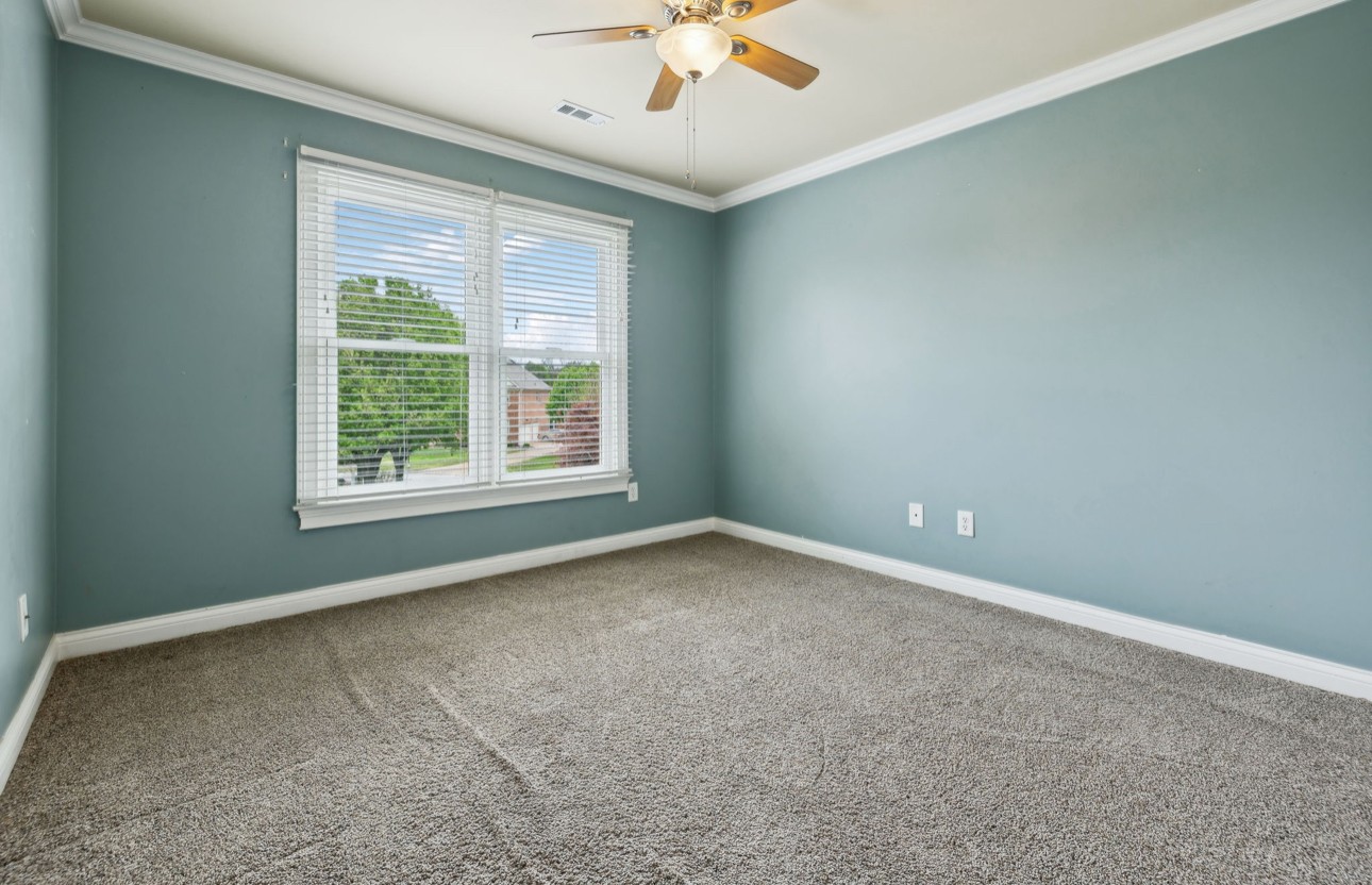 216 Hidden Ct