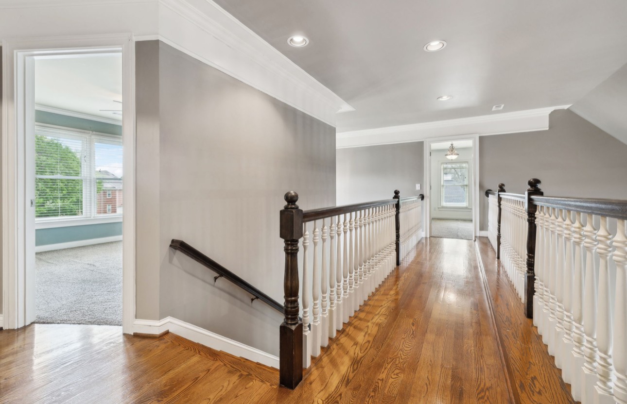 216 Hidden Ct