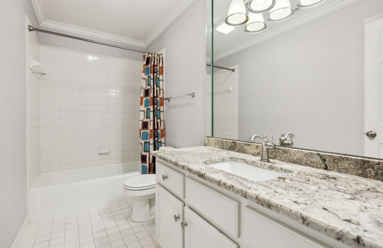 216 Hidden Ct