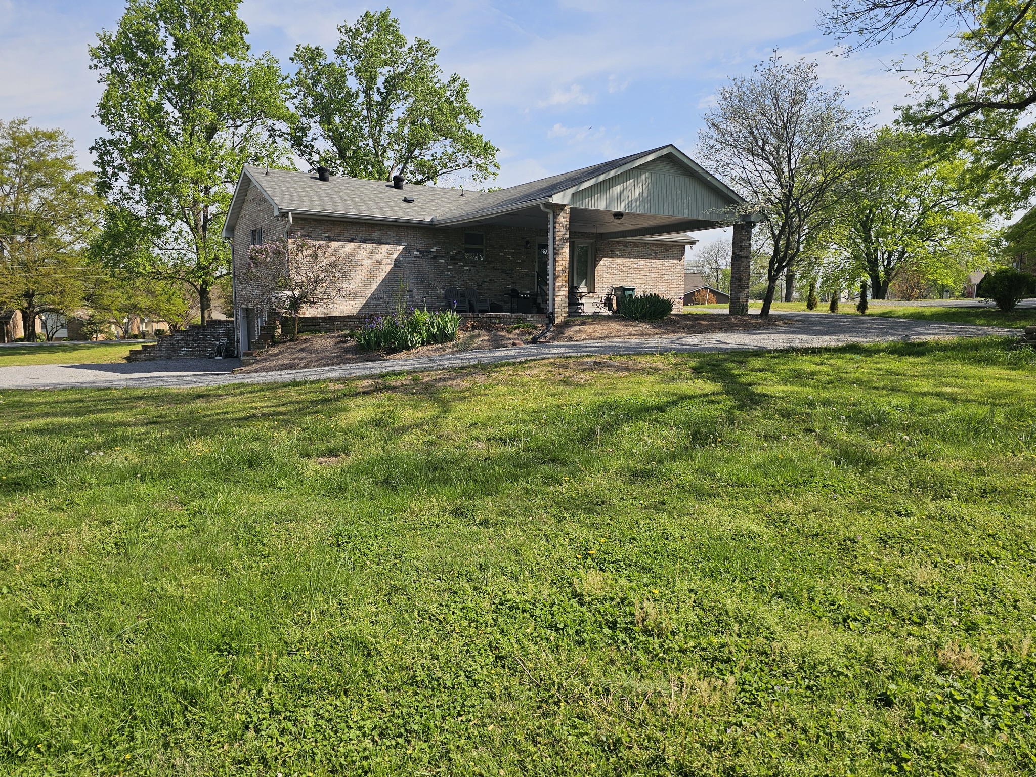 2604 Springdale Dr