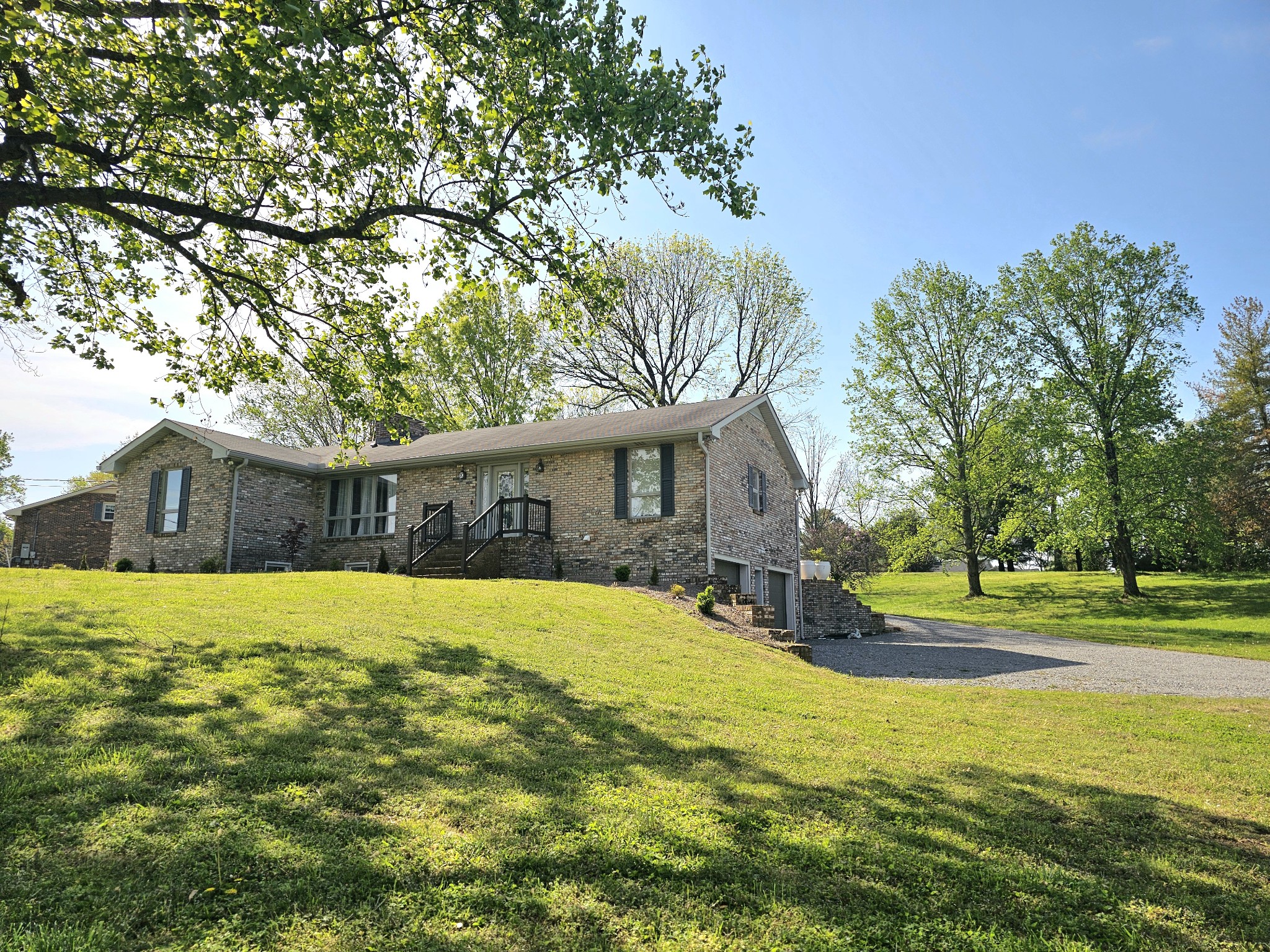2604 Springdale Dr