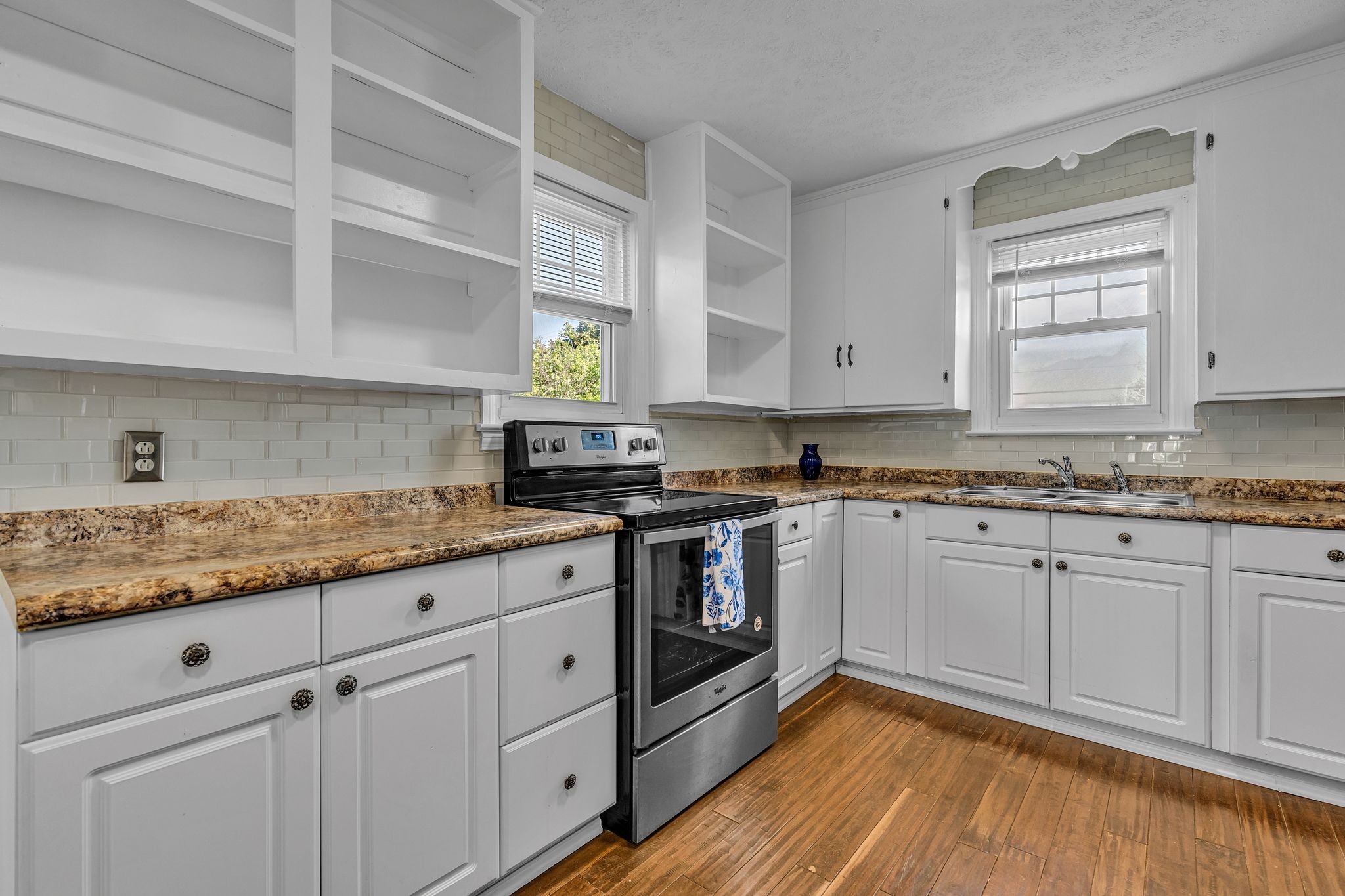 2322 Maplecrest Dr