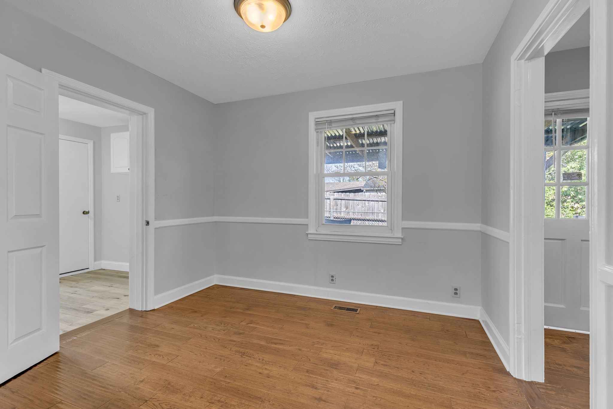2322 Maplecrest Dr