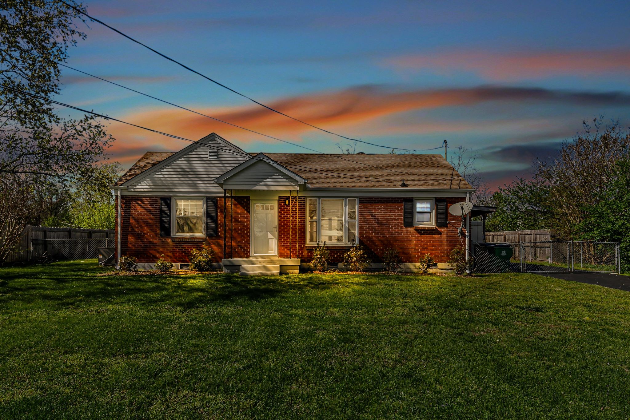 2322 Maplecrest Dr