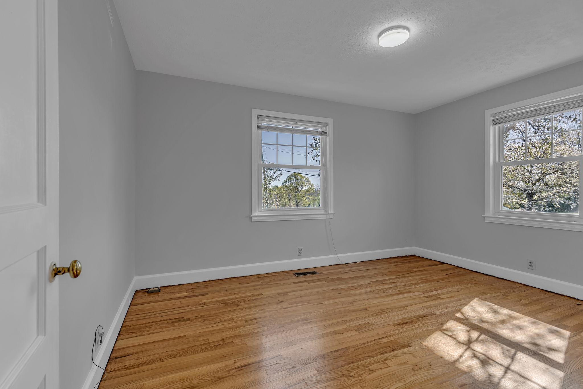 2322 Maplecrest Dr