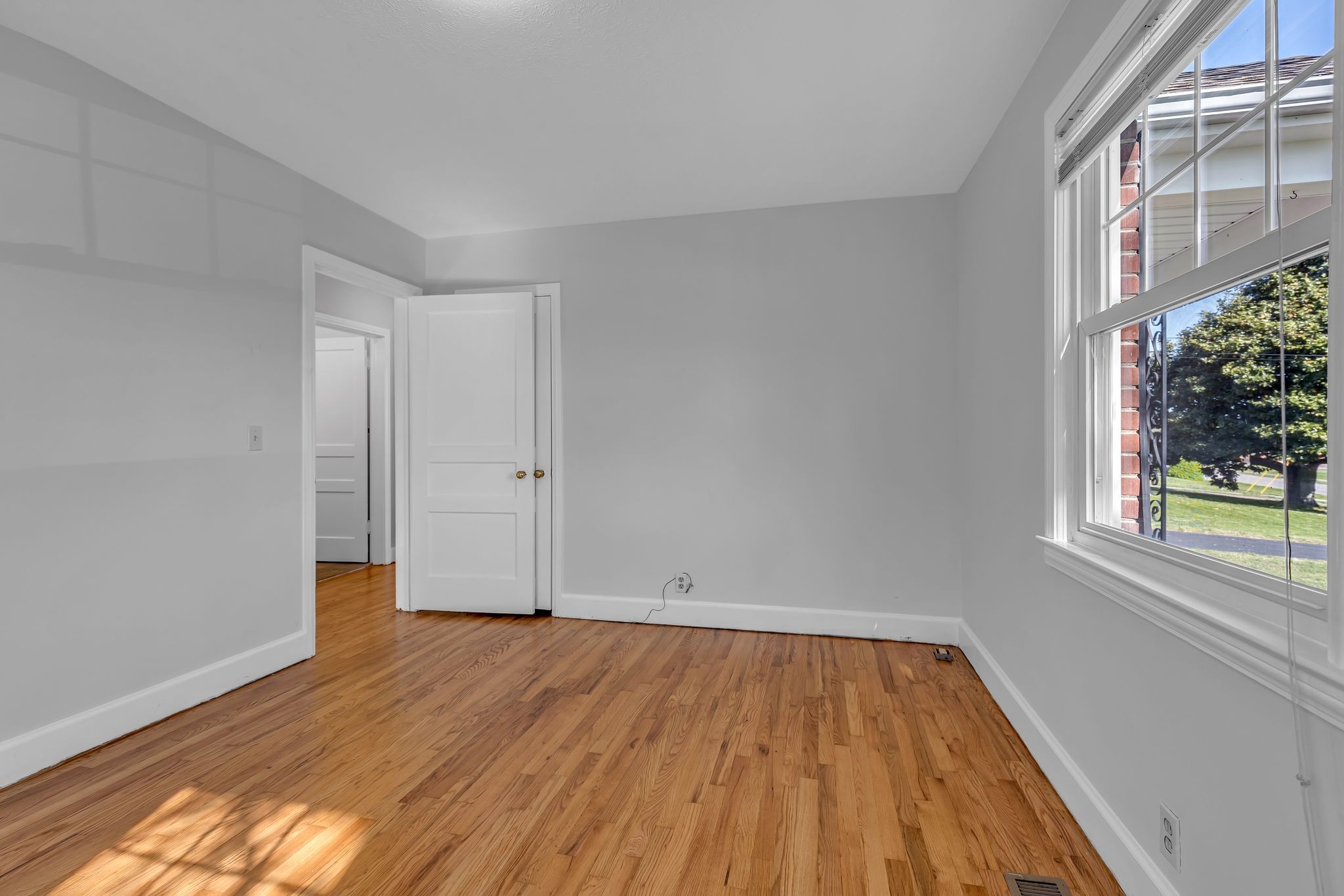 2322 Maplecrest Dr