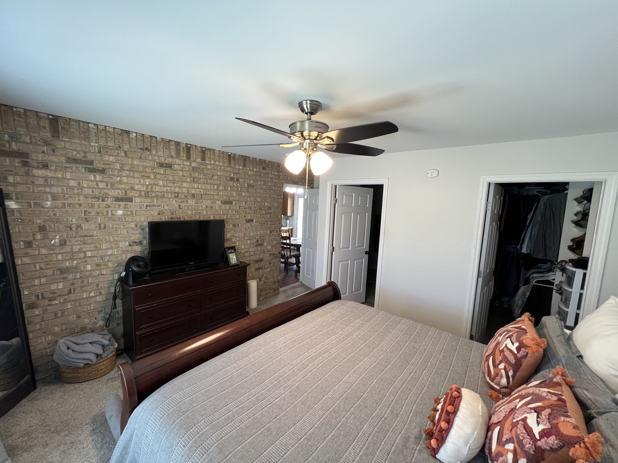 1835 Rogers Ln