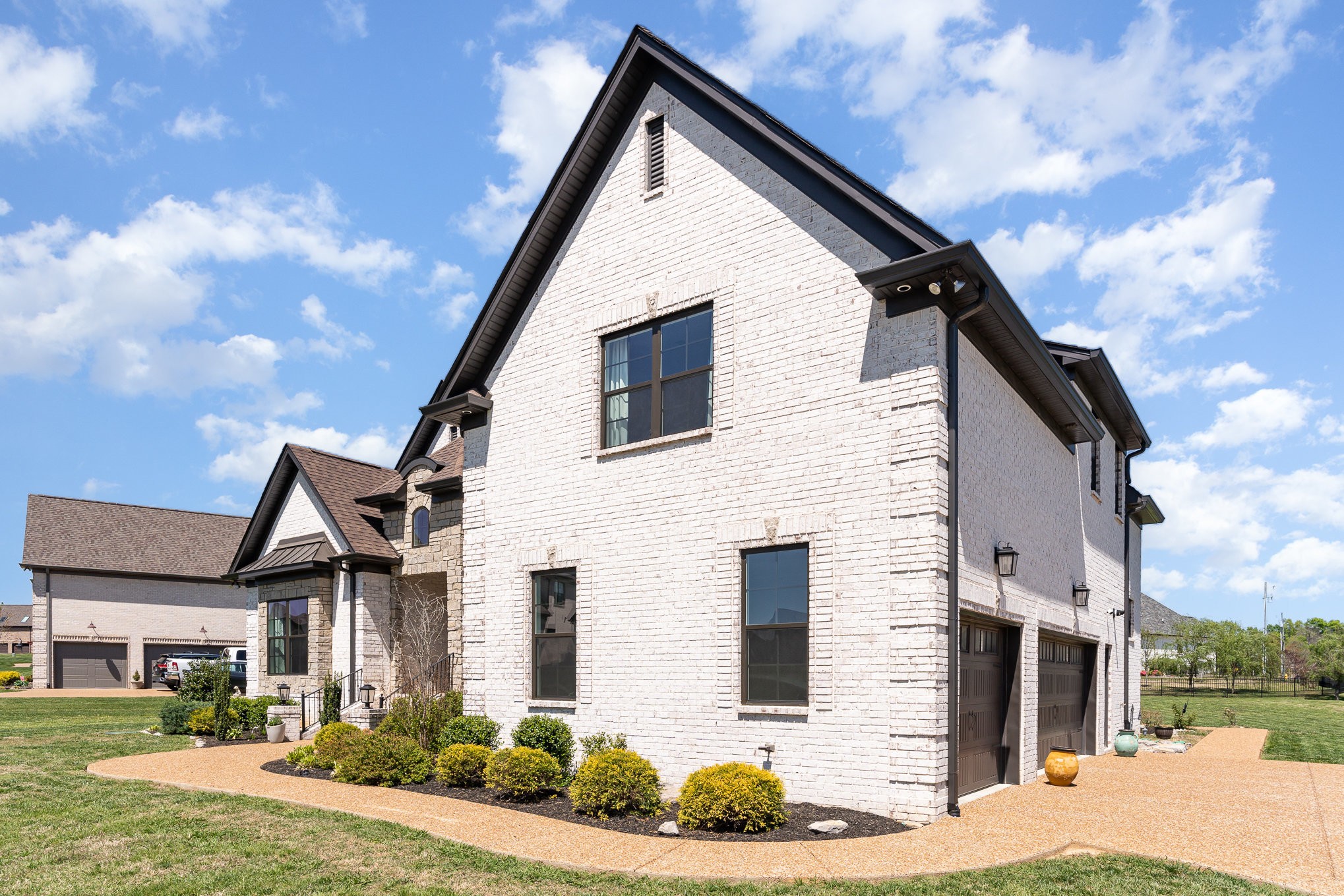 843 Harrisburg Ln