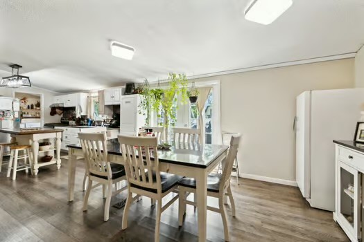 284 Pinhook Rd