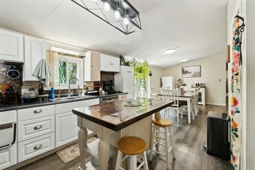 284 Pinhook Rd