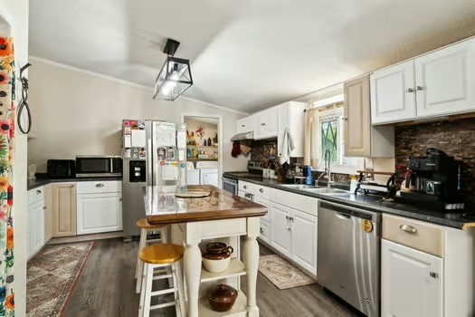 284 Pinhook Rd