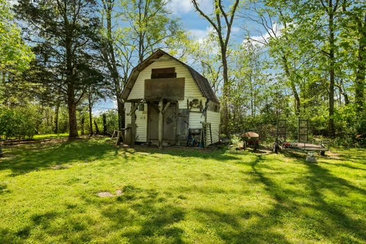 284 Pinhook Rd