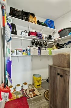 284 Pinhook Rd