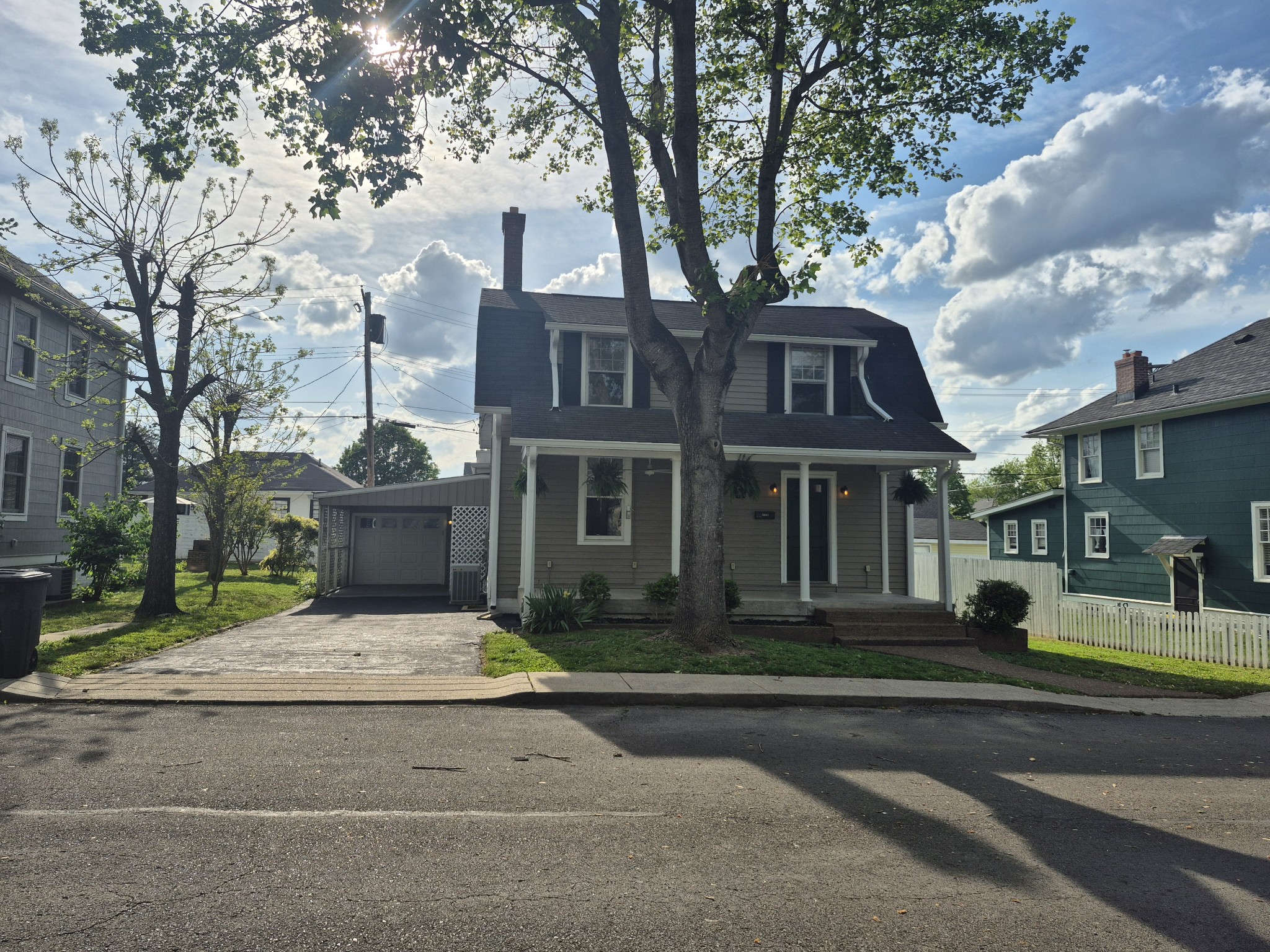 1102 Birdsall St