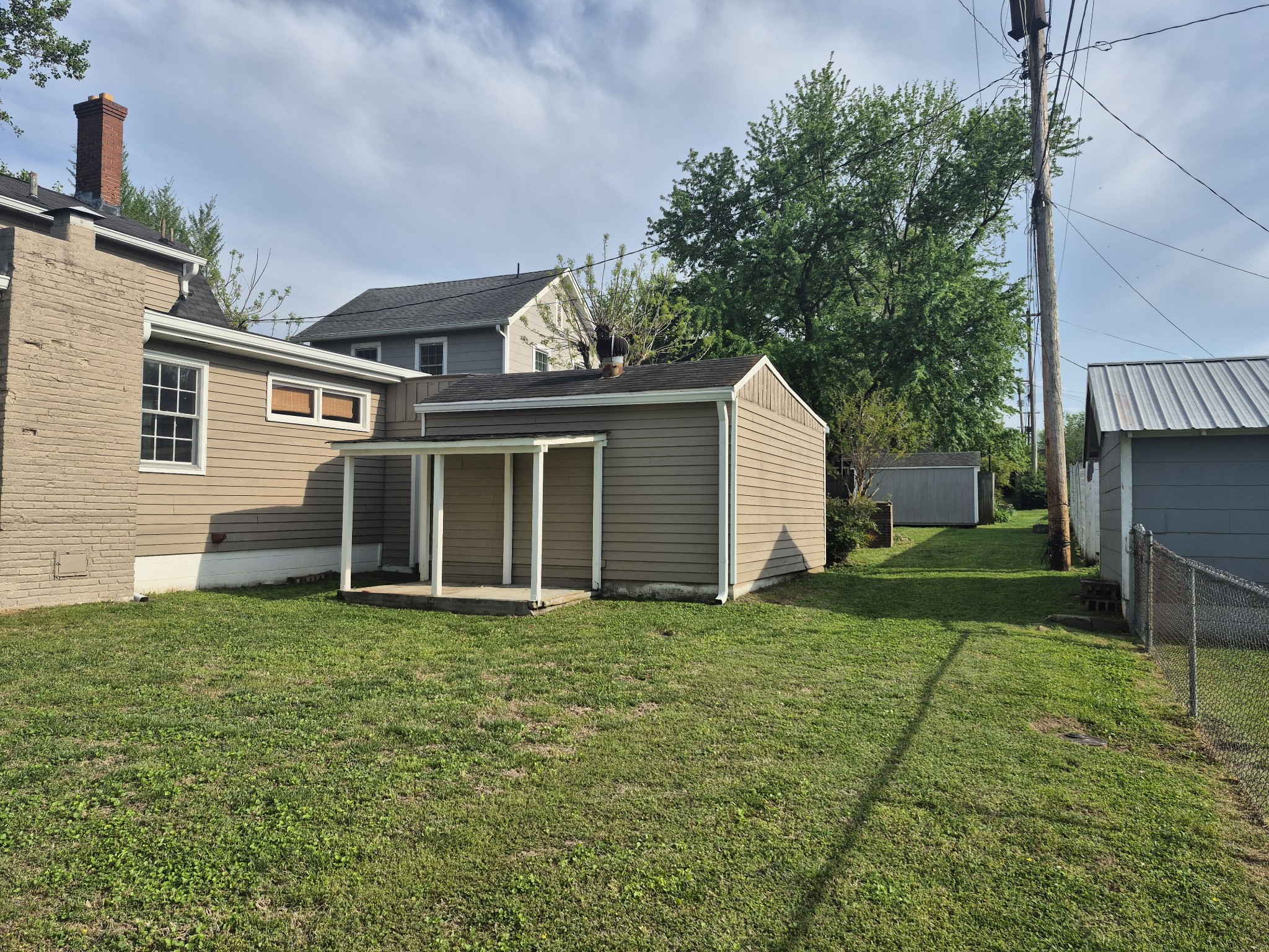 1102 Birdsall St