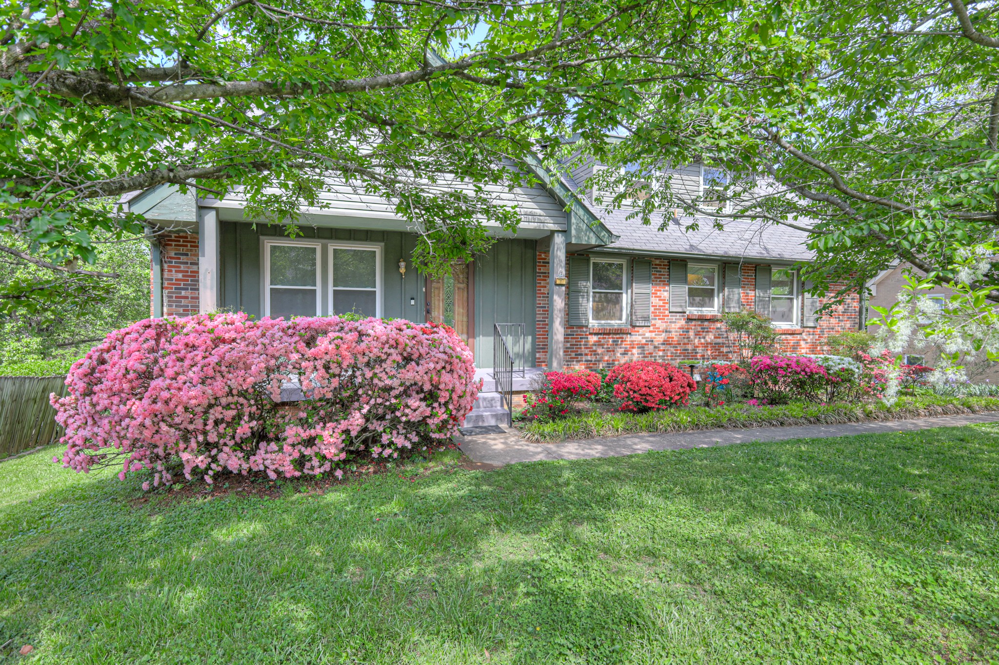 717 Albany Dr