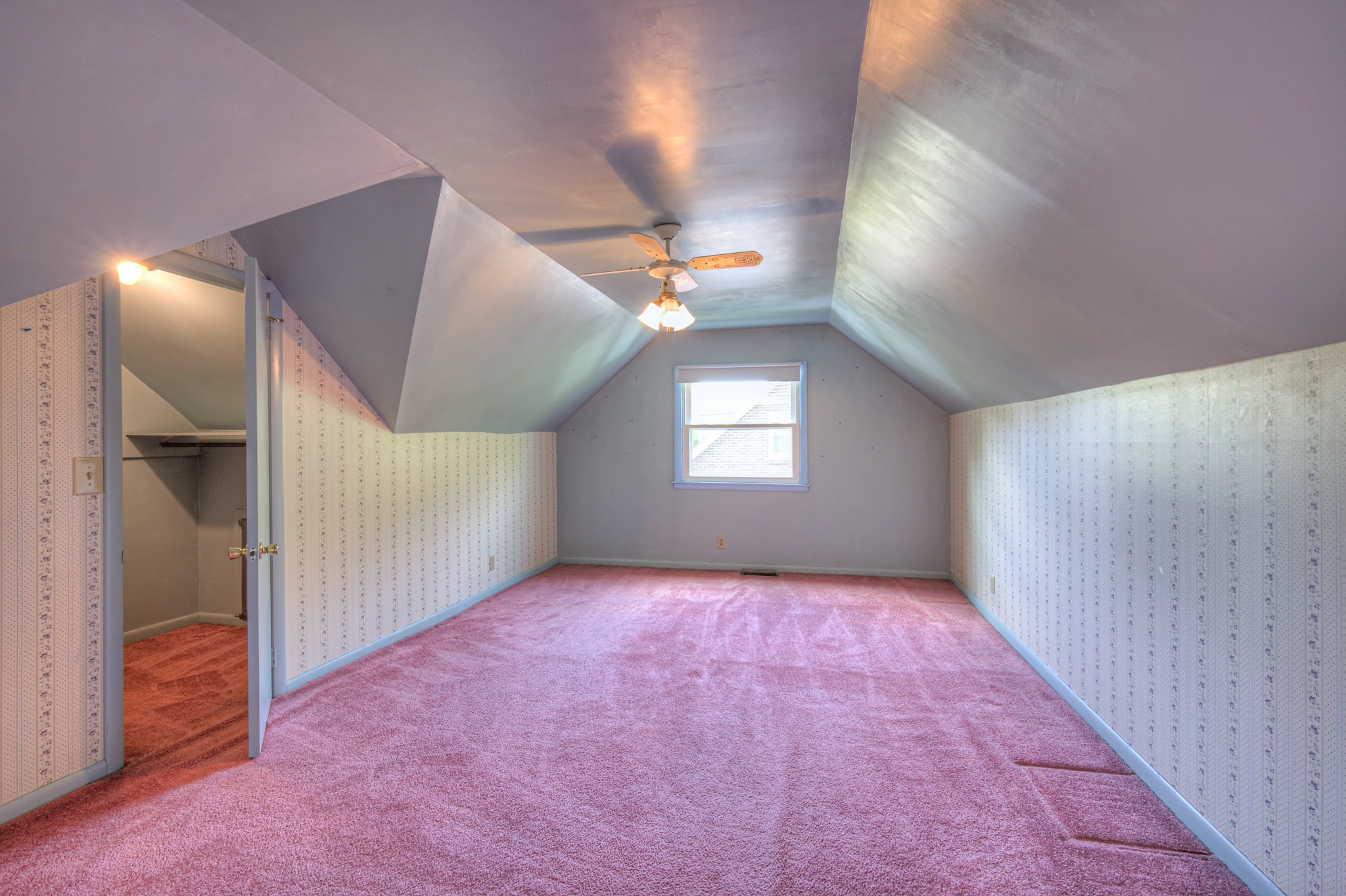 717 Albany Dr