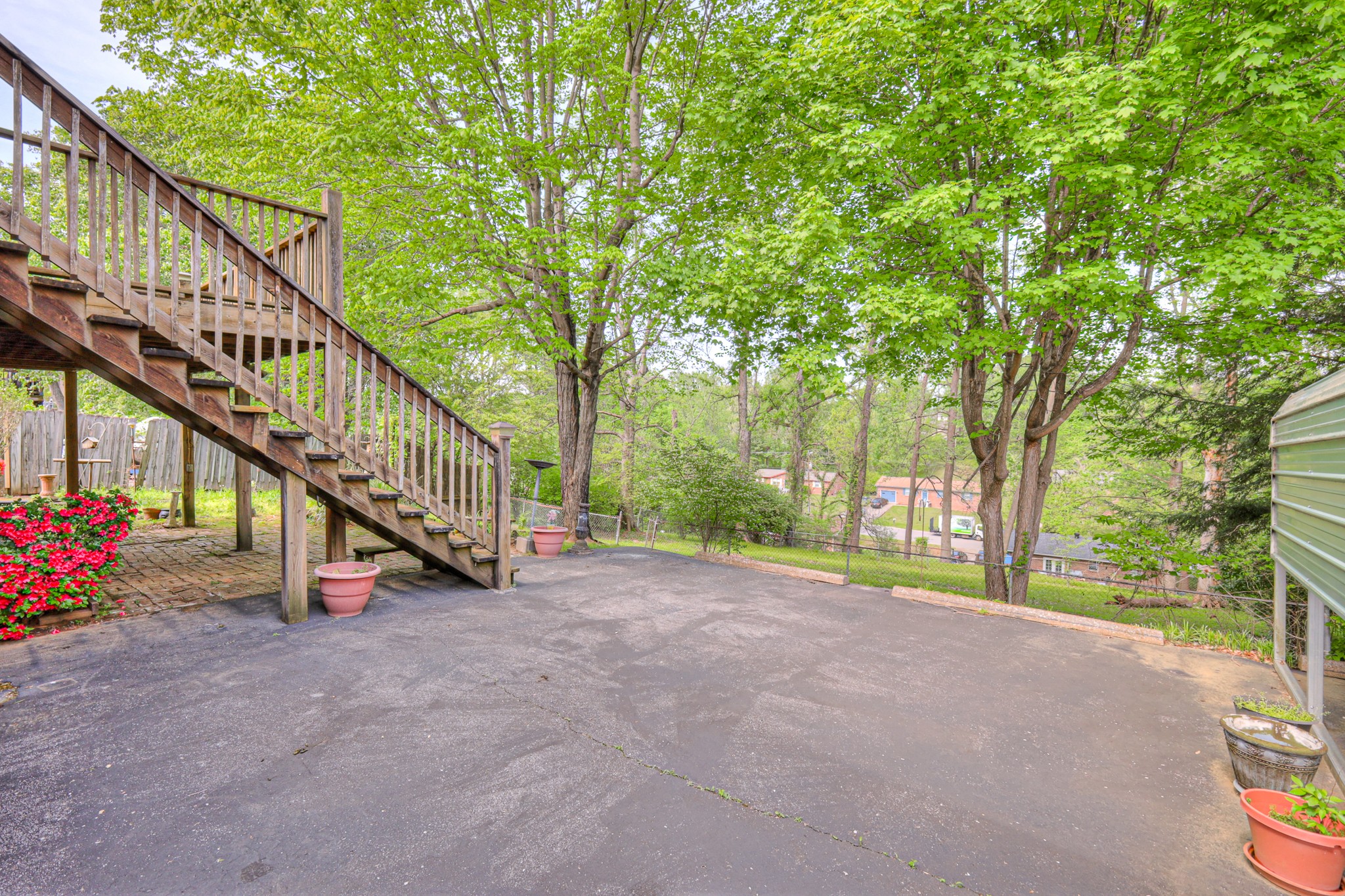 717 Albany Dr