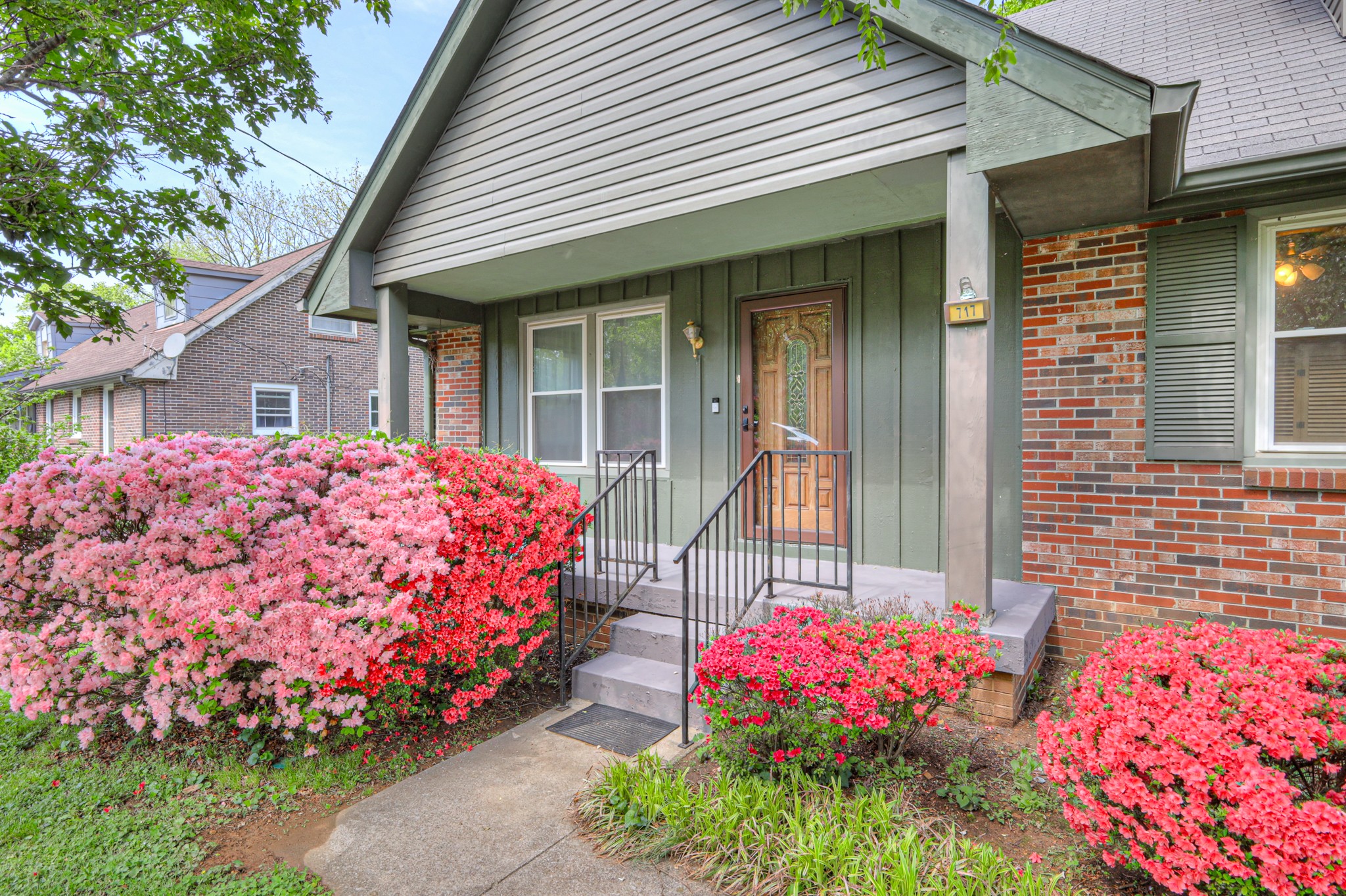 717 Albany Dr