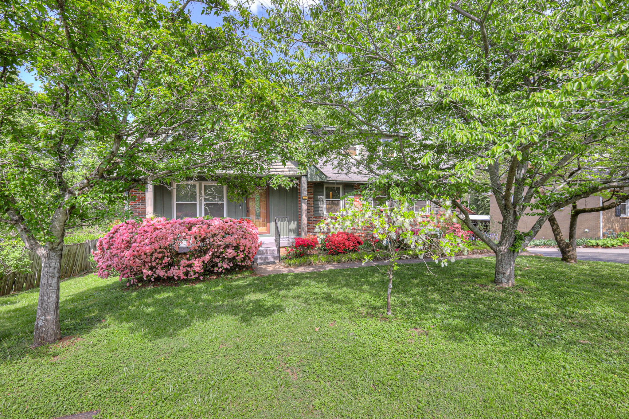 717 Albany Dr