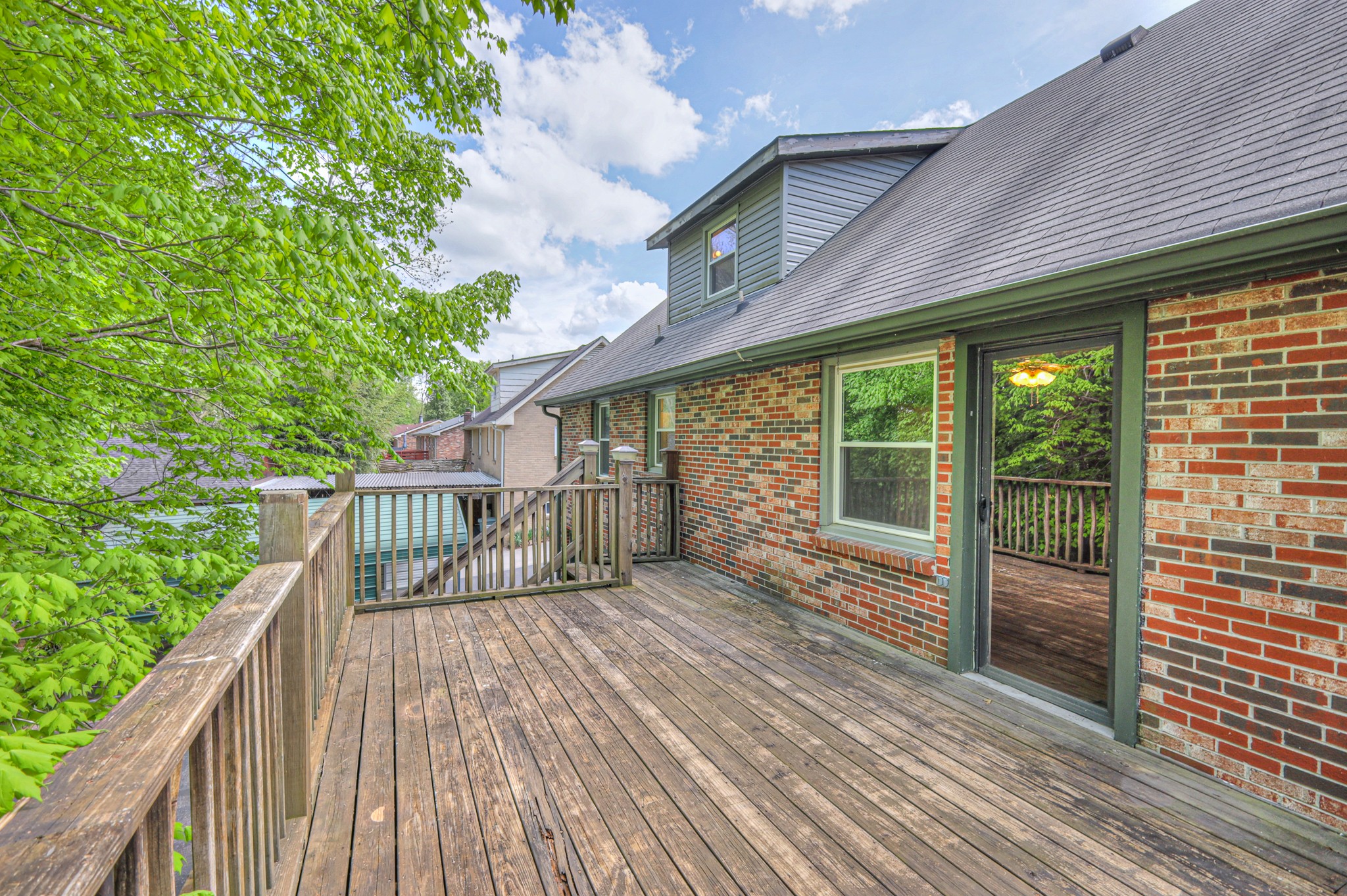 717 Albany Dr