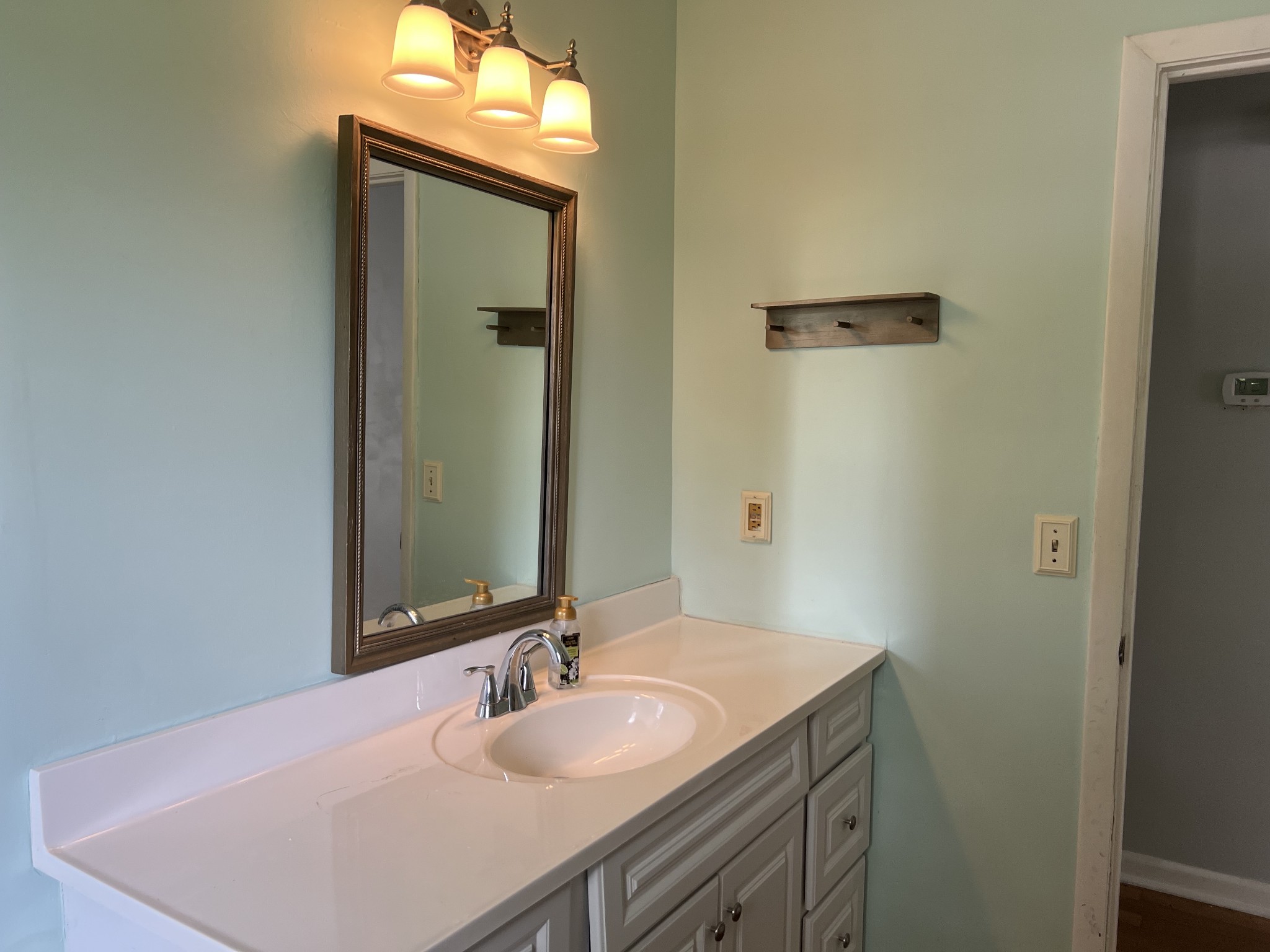 623 Meadowview Ct
