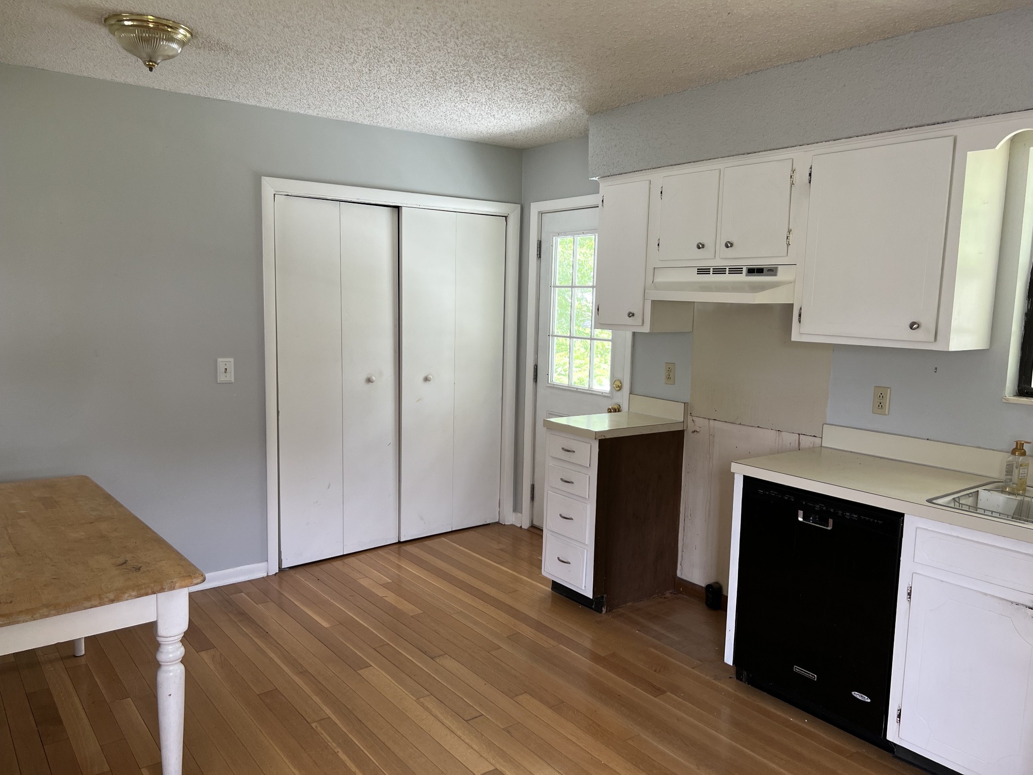 623 Meadowview Ct