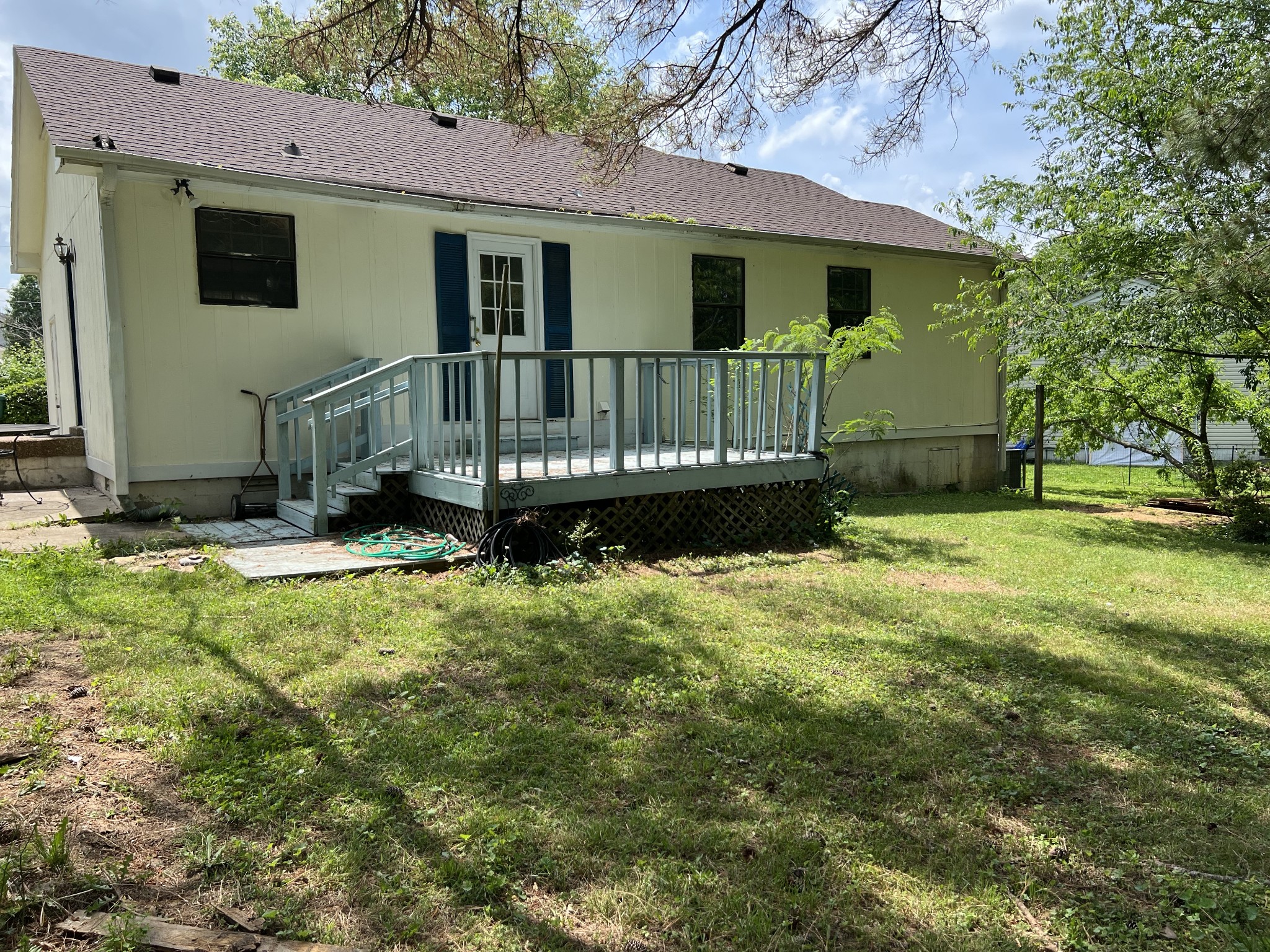 623 Meadowview Ct