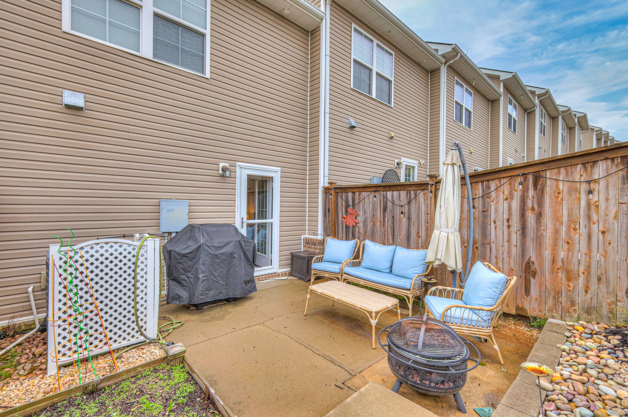2700 River Vista Ct