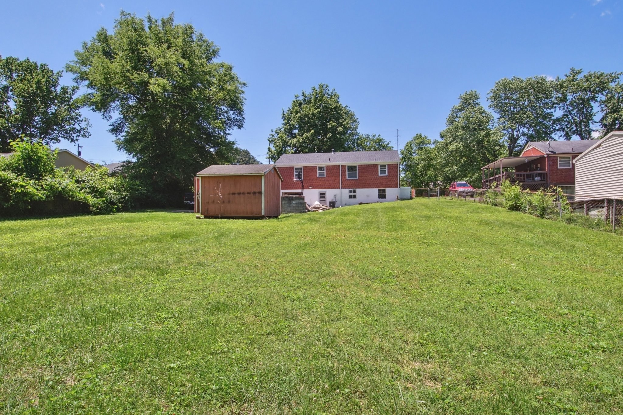 3928 E Ridge Dr