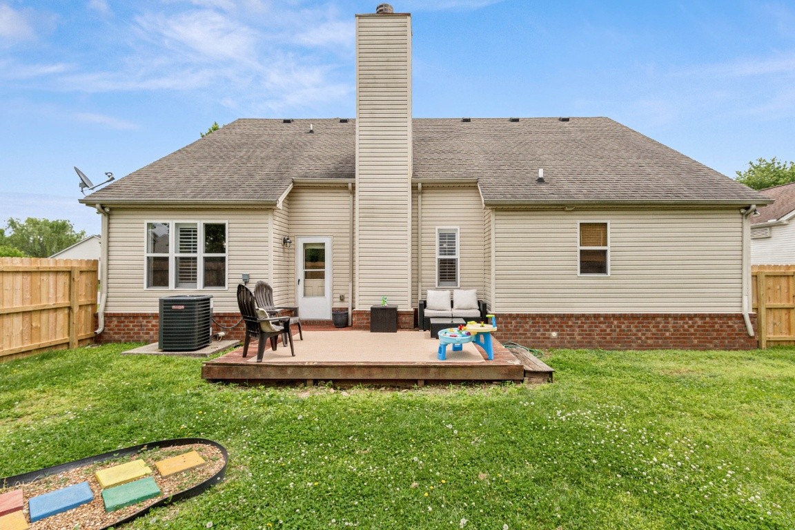 153 Willowleaf Ln
