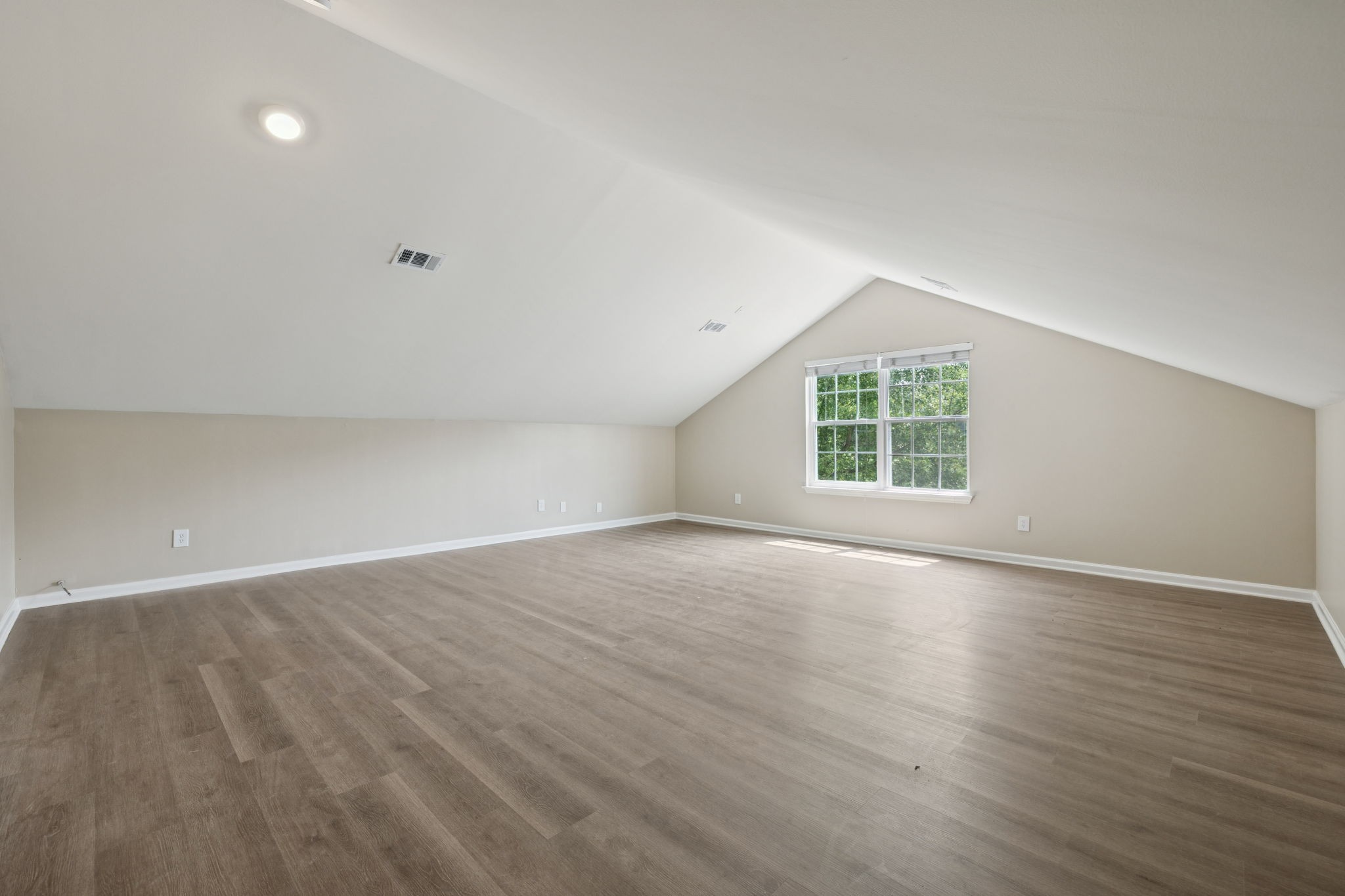 2300 Devonshire Dr