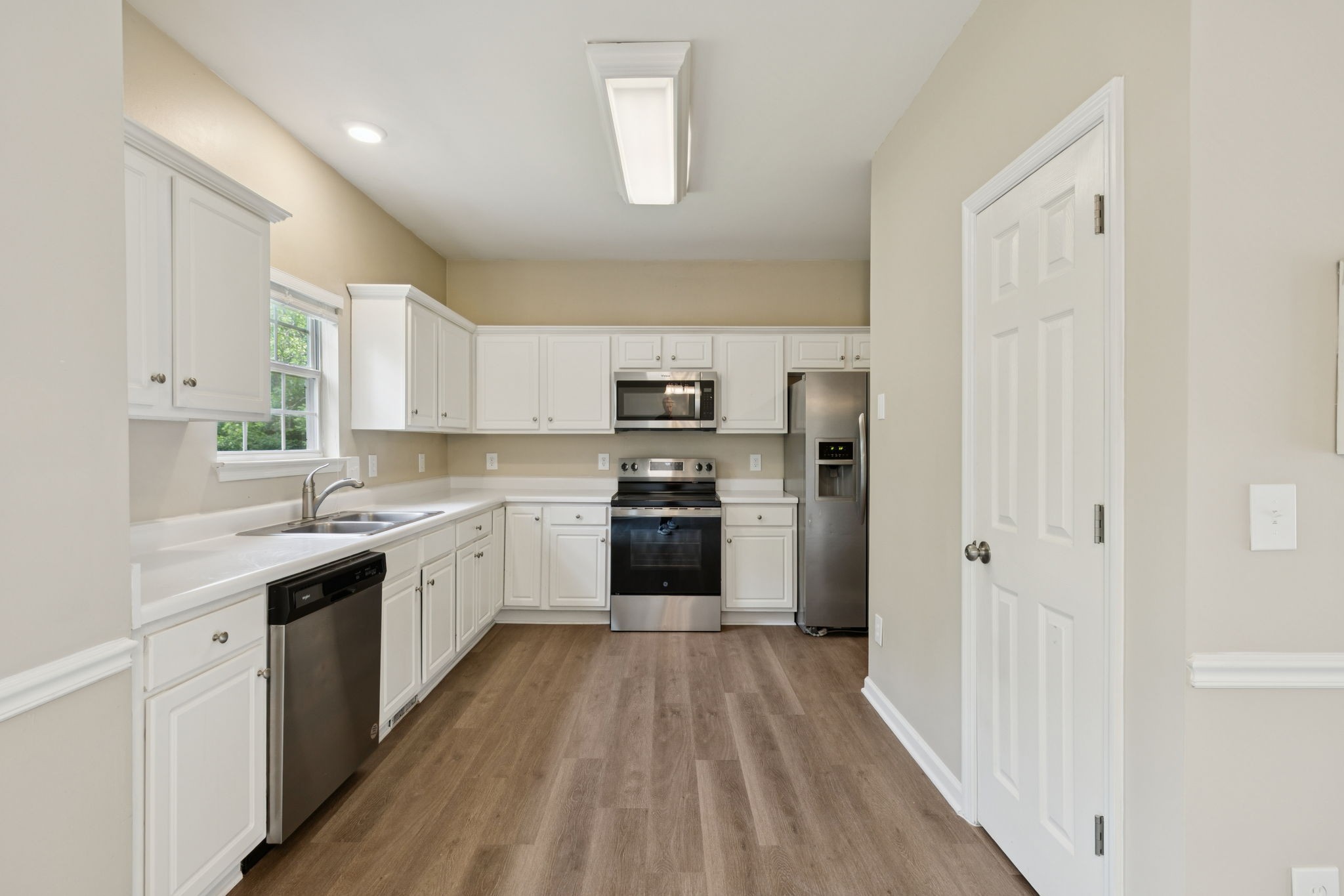 2300 Devonshire Dr