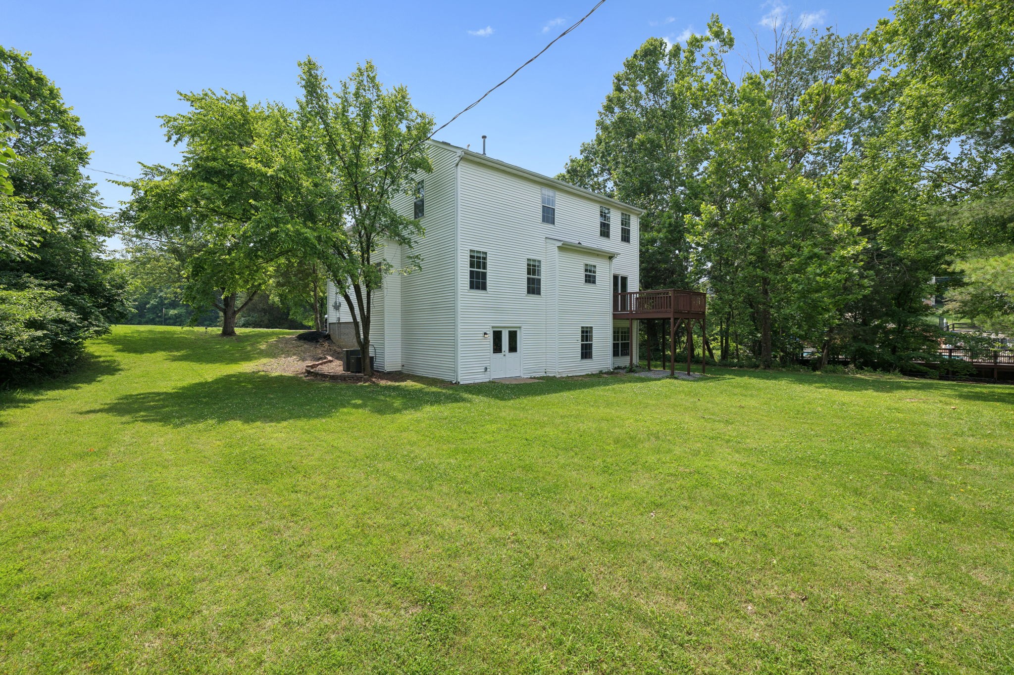 2300 Devonshire Dr