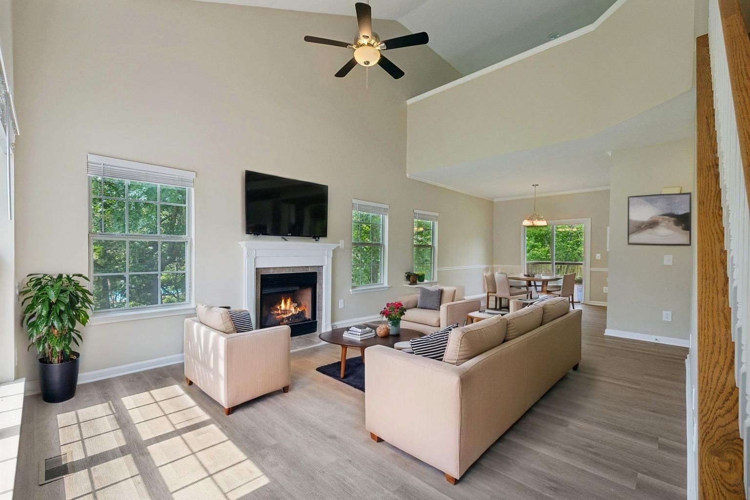 2300 Devonshire Dr