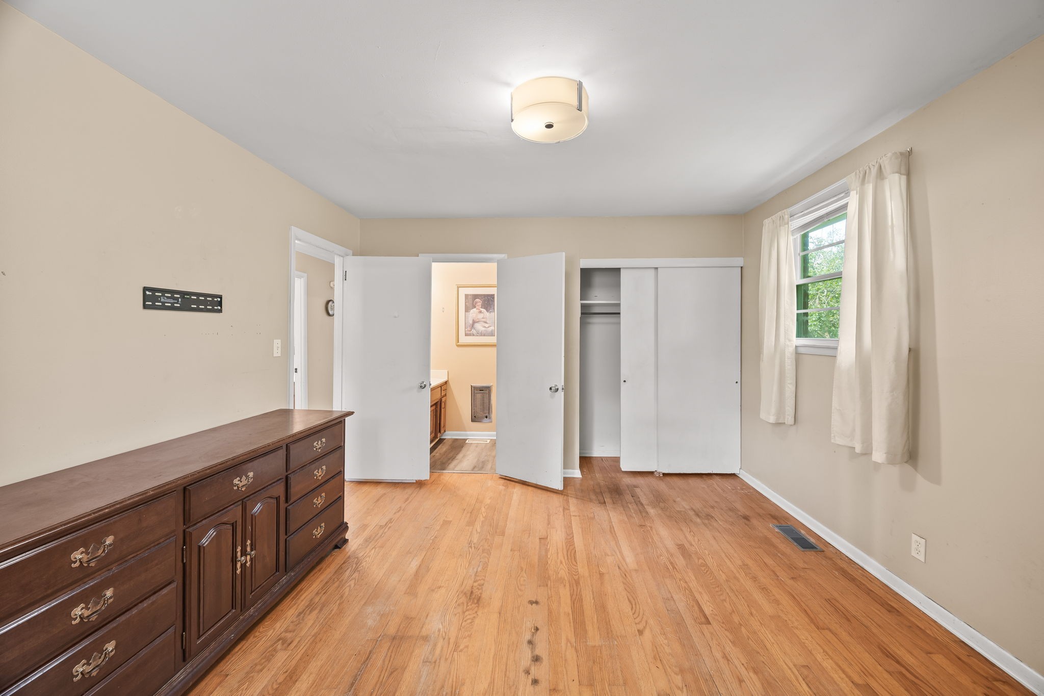 103 Walnut Dr