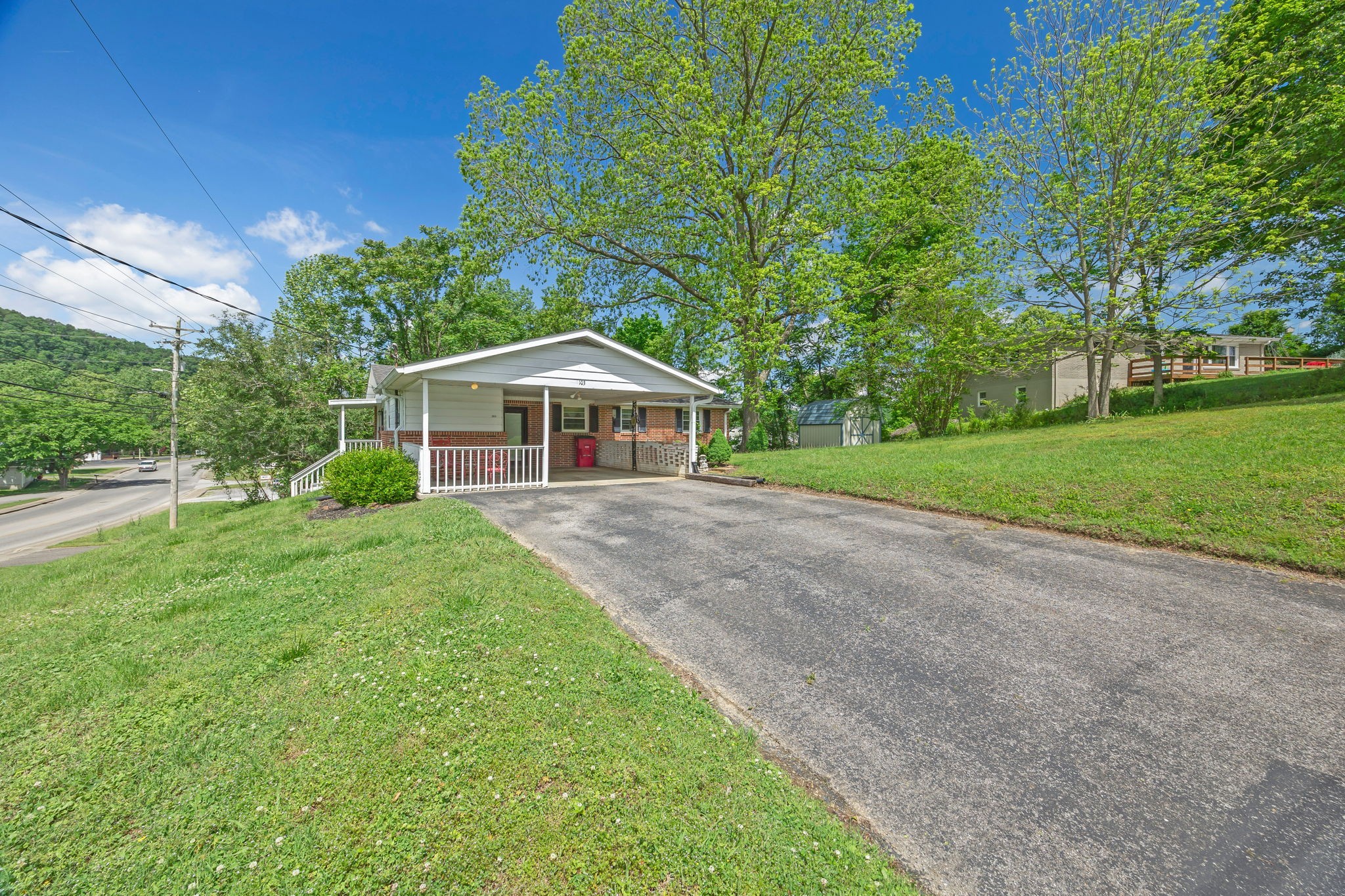103 Walnut Dr