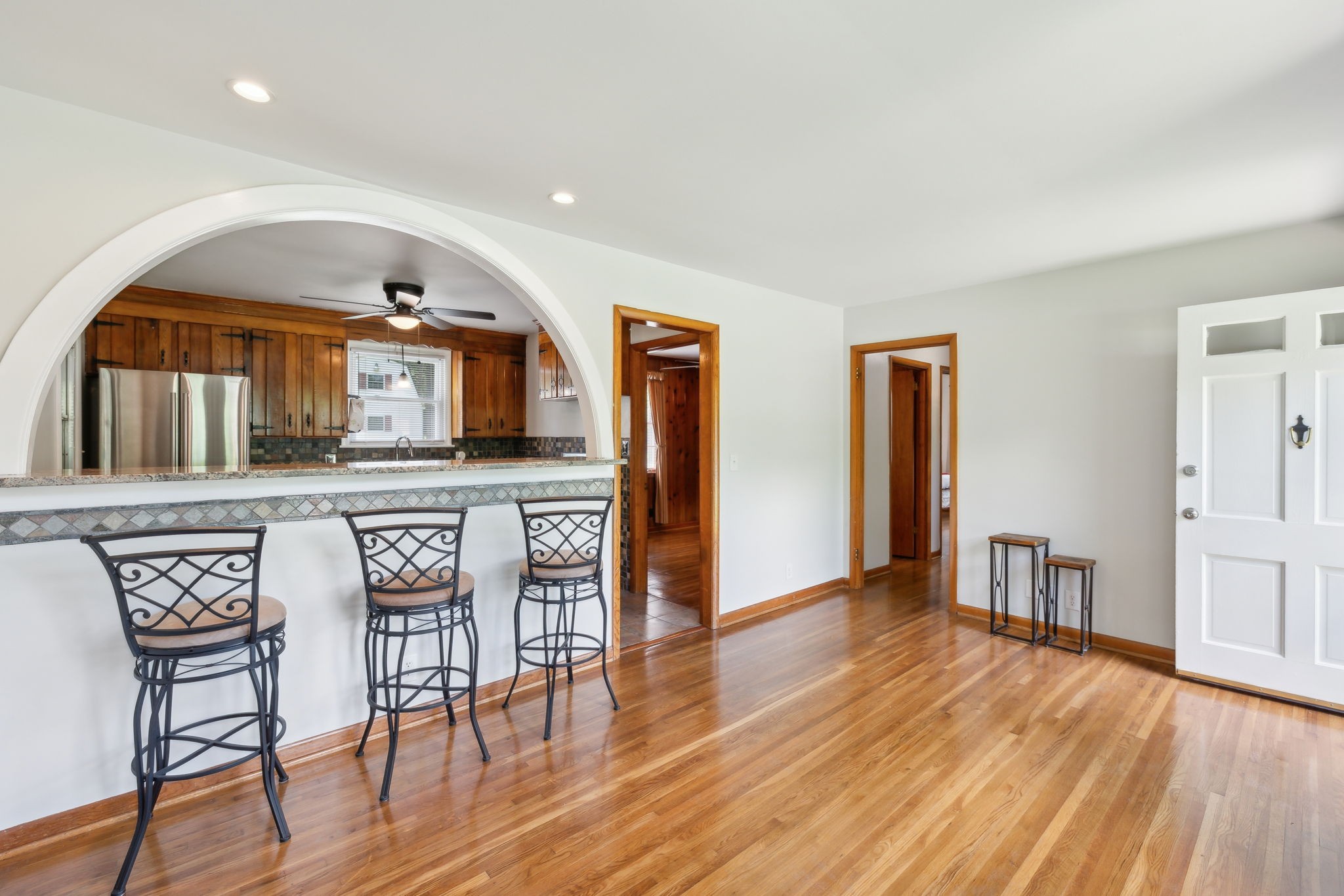 266 Paradise Dr