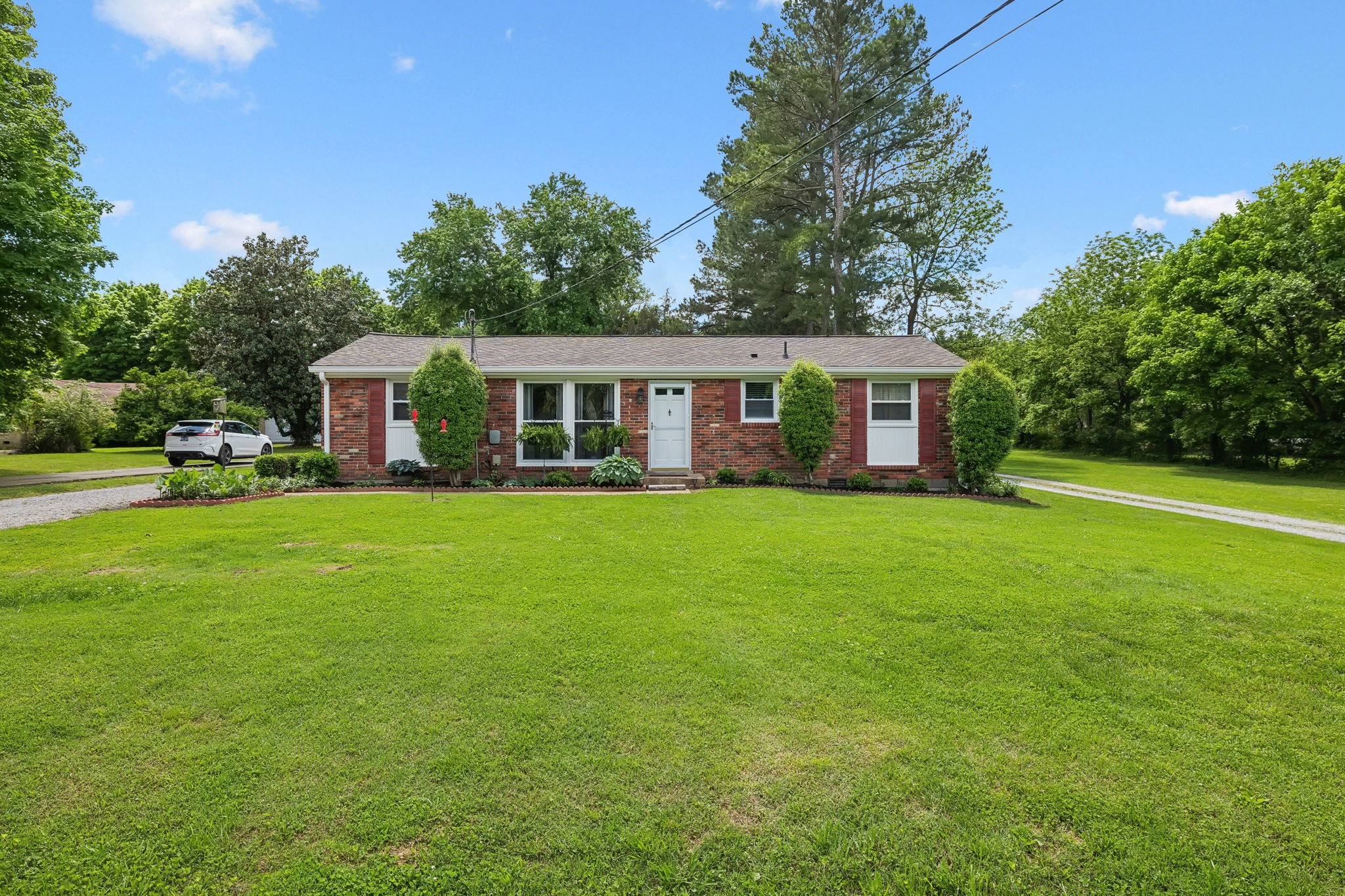 266 Paradise Dr