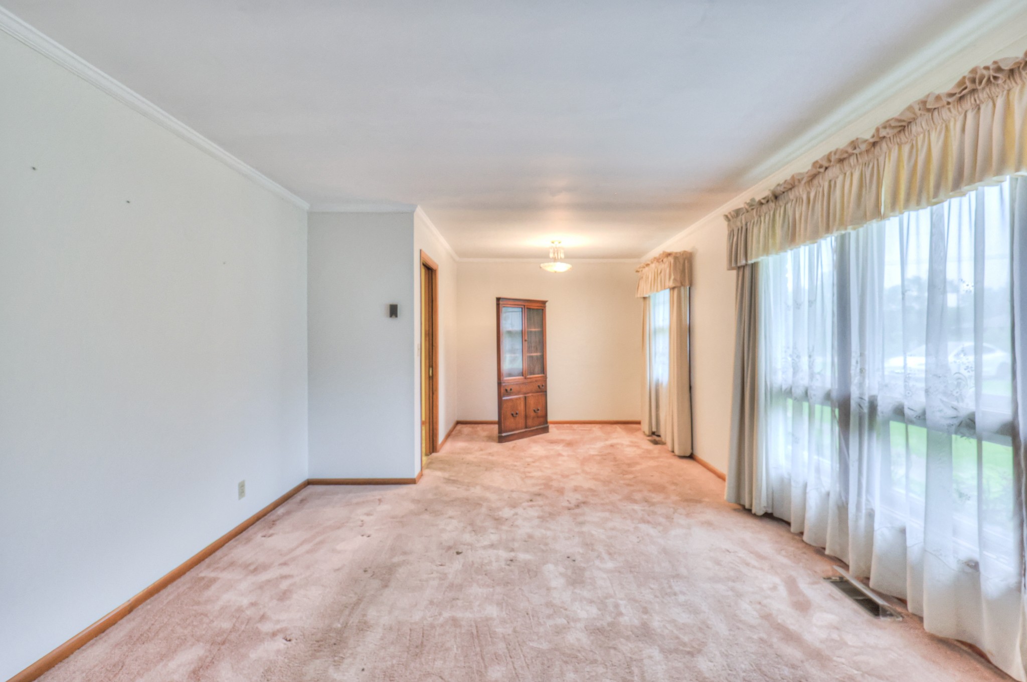 201 Foxwood Ln