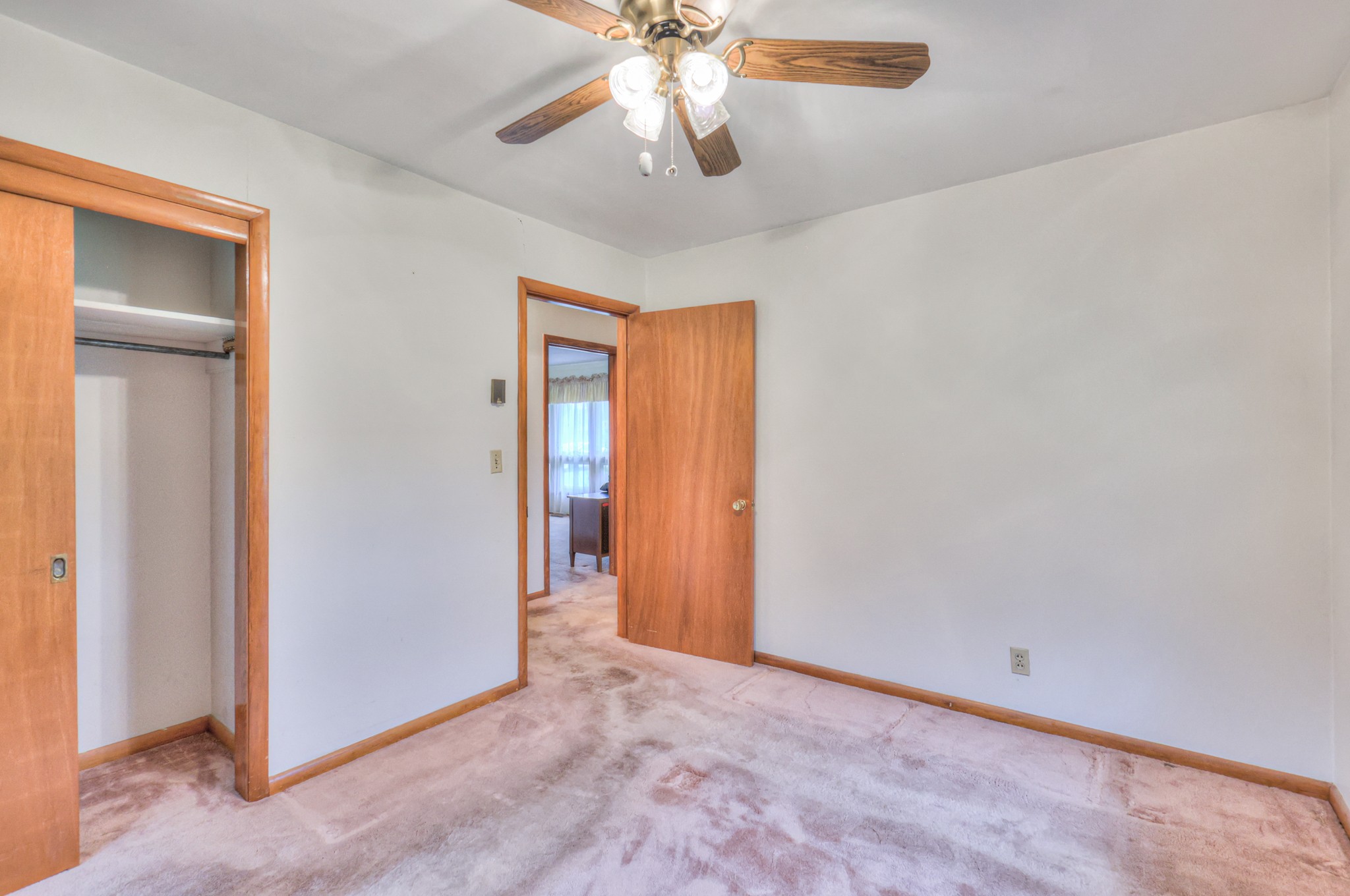 201 Foxwood Ln