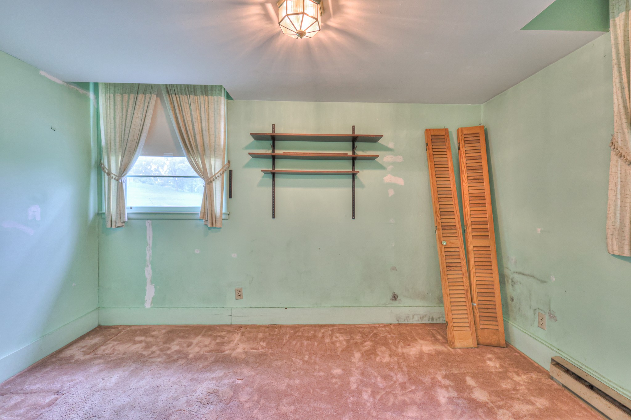 201 Foxwood Ln